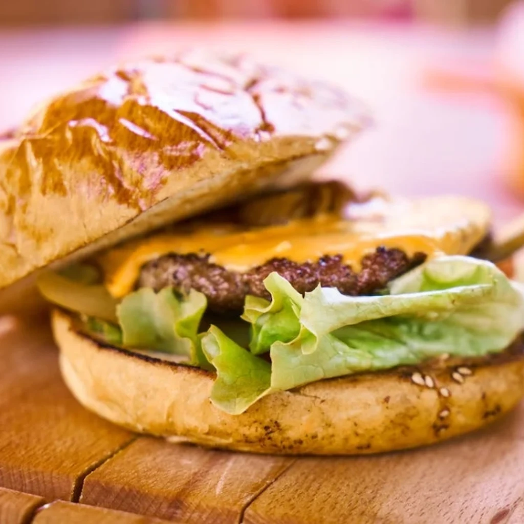 Regular Cheeseburger