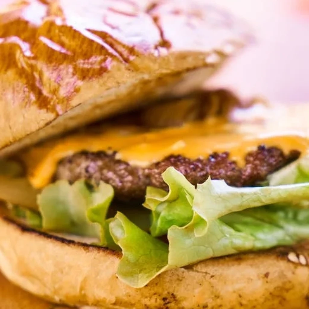 Regular Cheeseburger